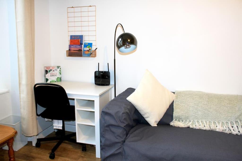 Flat 12A - Central, Modern, Bright Apartment With Free Wifi Oban Exteriér fotografie