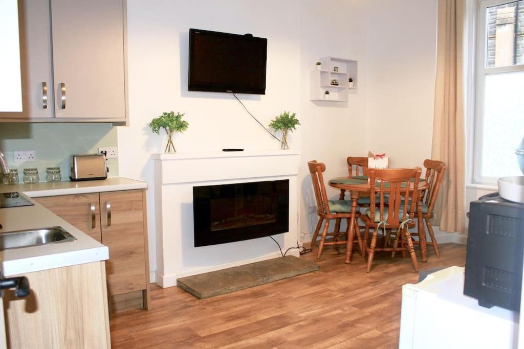 Flat 12A - Central, Modern, Bright Apartment With Free Wifi Oban Exteriér fotografie