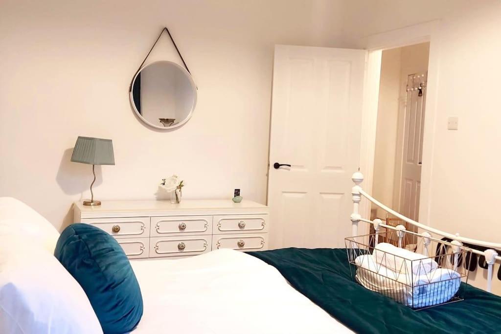 Flat 12A - Central, Modern, Bright Apartment With Free Wifi Oban Exteriér fotografie