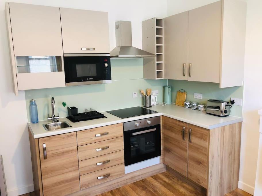 Flat 12A - Central, Modern, Bright Apartment With Free Wifi Oban Exteriér fotografie